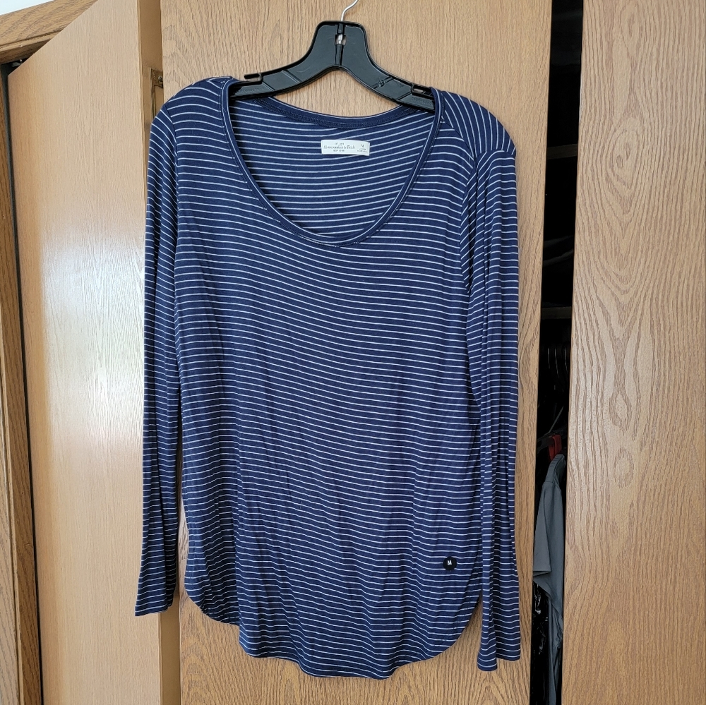 Long sleeve Abercrombie top